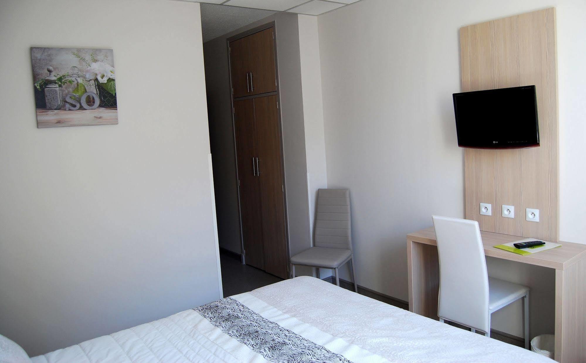 Logis Hotel Restaurant Du Midi - Rodez Centre Eksteriør bilde